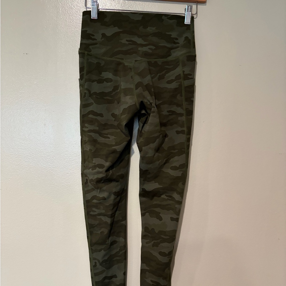 Women's High-Waist Camo Active Leggings - Olive